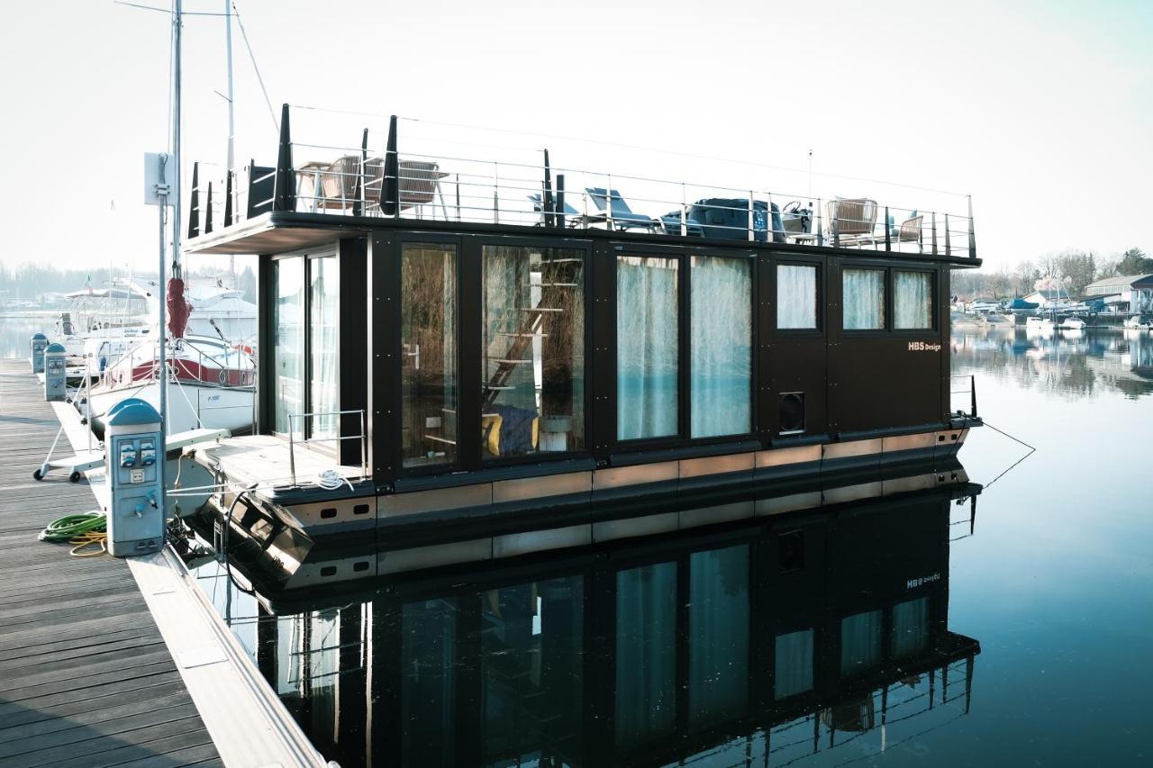 فندق La Dolce Vita House Boat Lisanza المظهر الخارجي الصورة