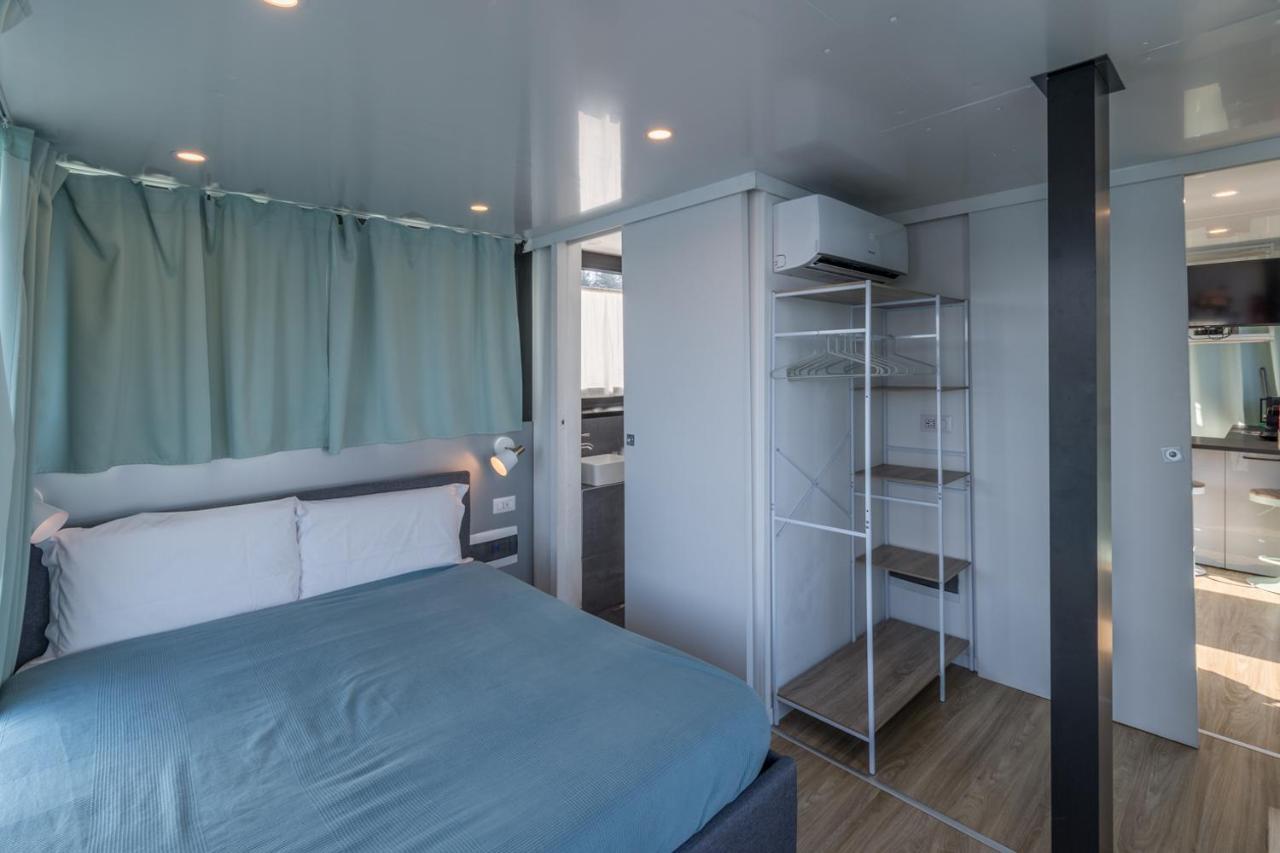 فندق La Dolce Vita House Boat Lisanza المظهر الخارجي الصورة